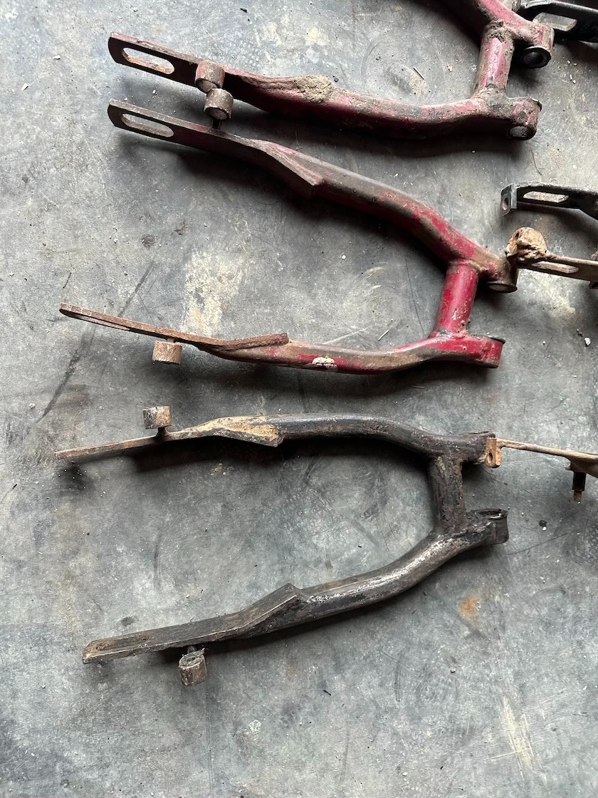 Predám zadní kyvná vidlice na motocykle JAWA ČZ 175 250 350 - 4