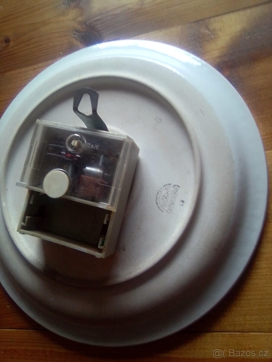 staré hodiny retro - 4