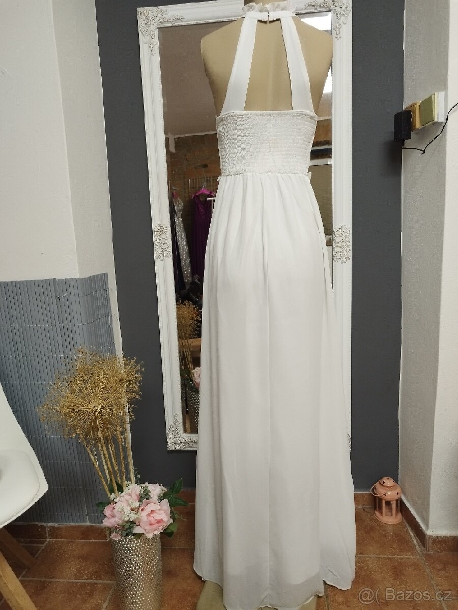 Dlouhé, bílé šaty vhodné i pro nevěstu jako půlnoční. - 4