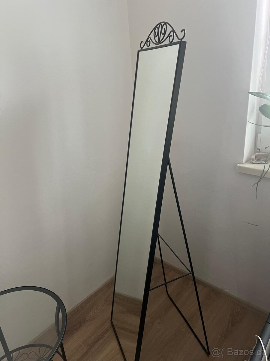 Prodám zrcadlo a stolek Ikea - 4