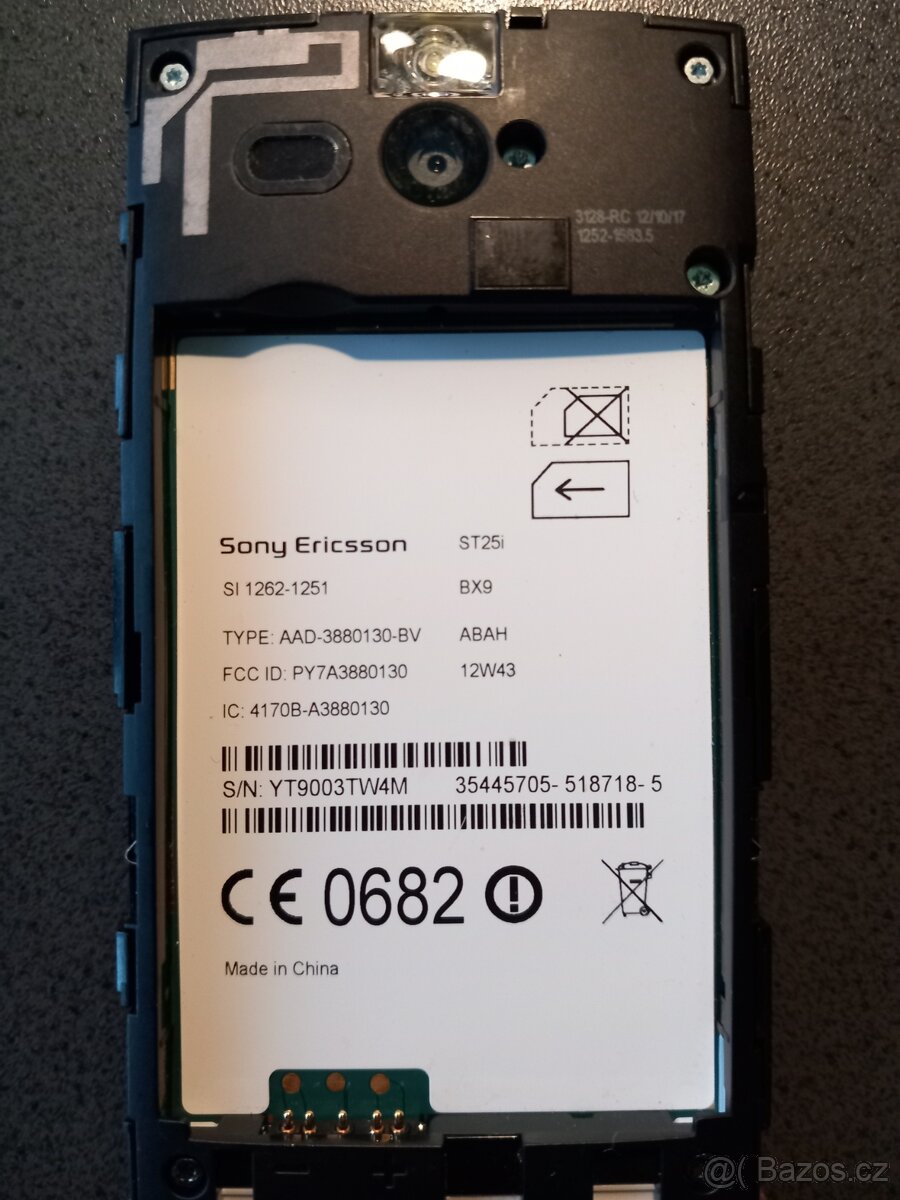 Prodám mobil SONY ERICSON ST25i XPERIA U - 4