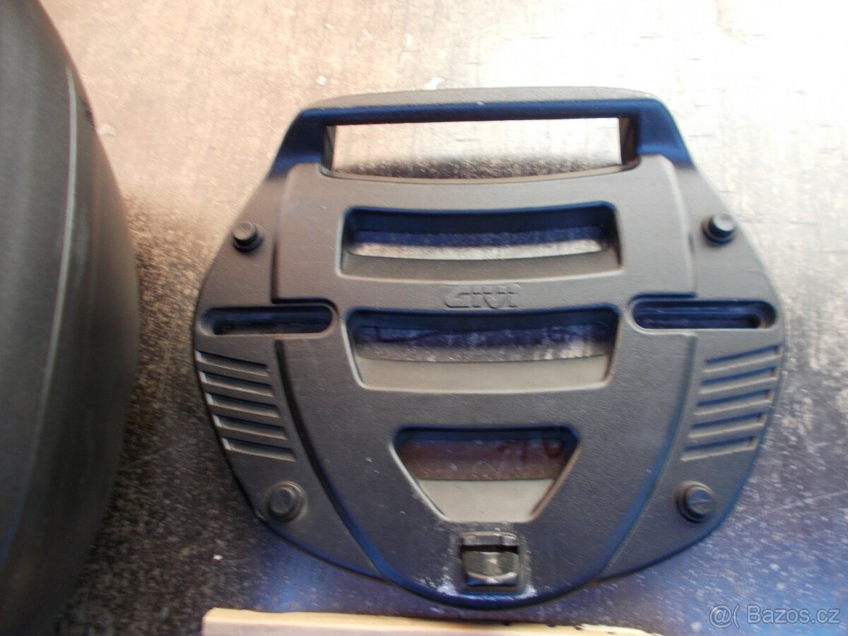 Prodám kufr GIVI 47litrů - 4