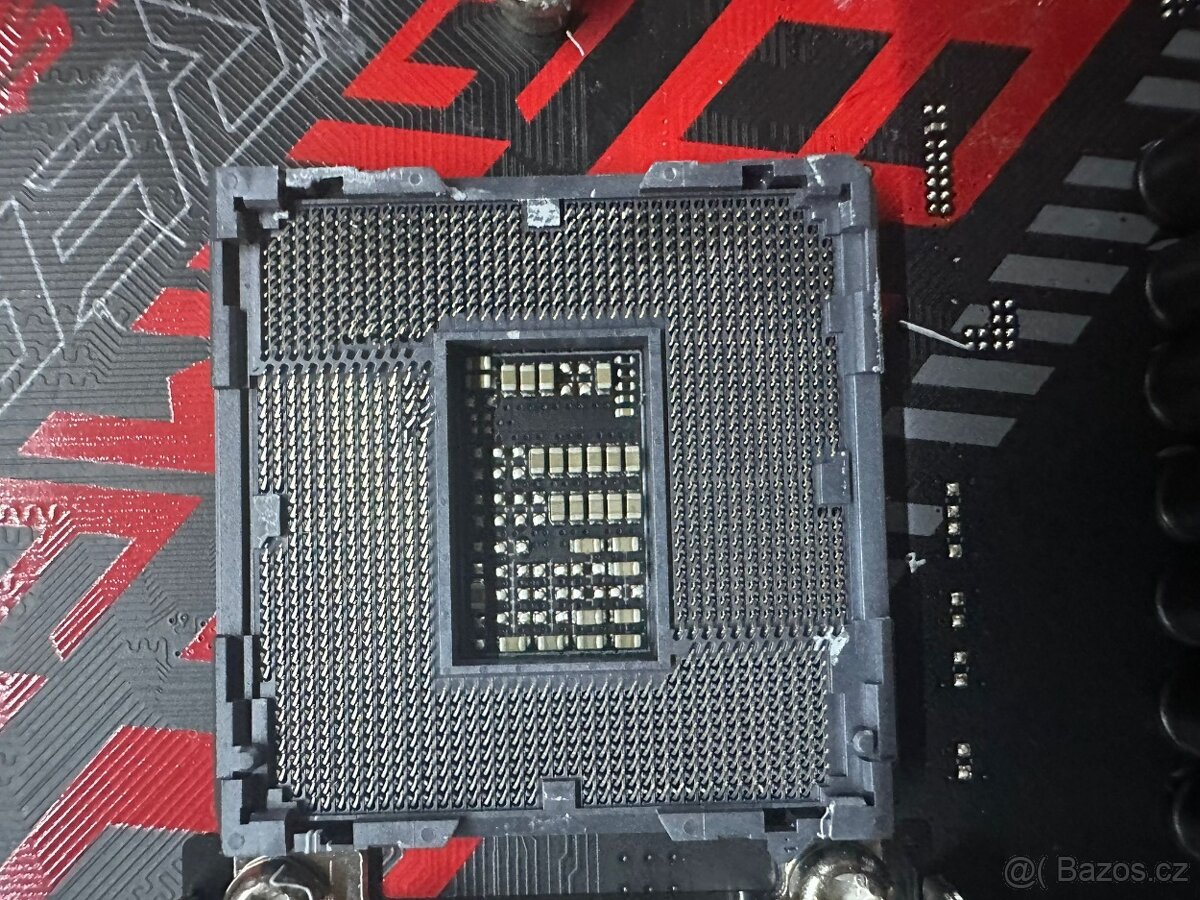 ASUS ROG Strix B360-H – ohnuté piny - 4