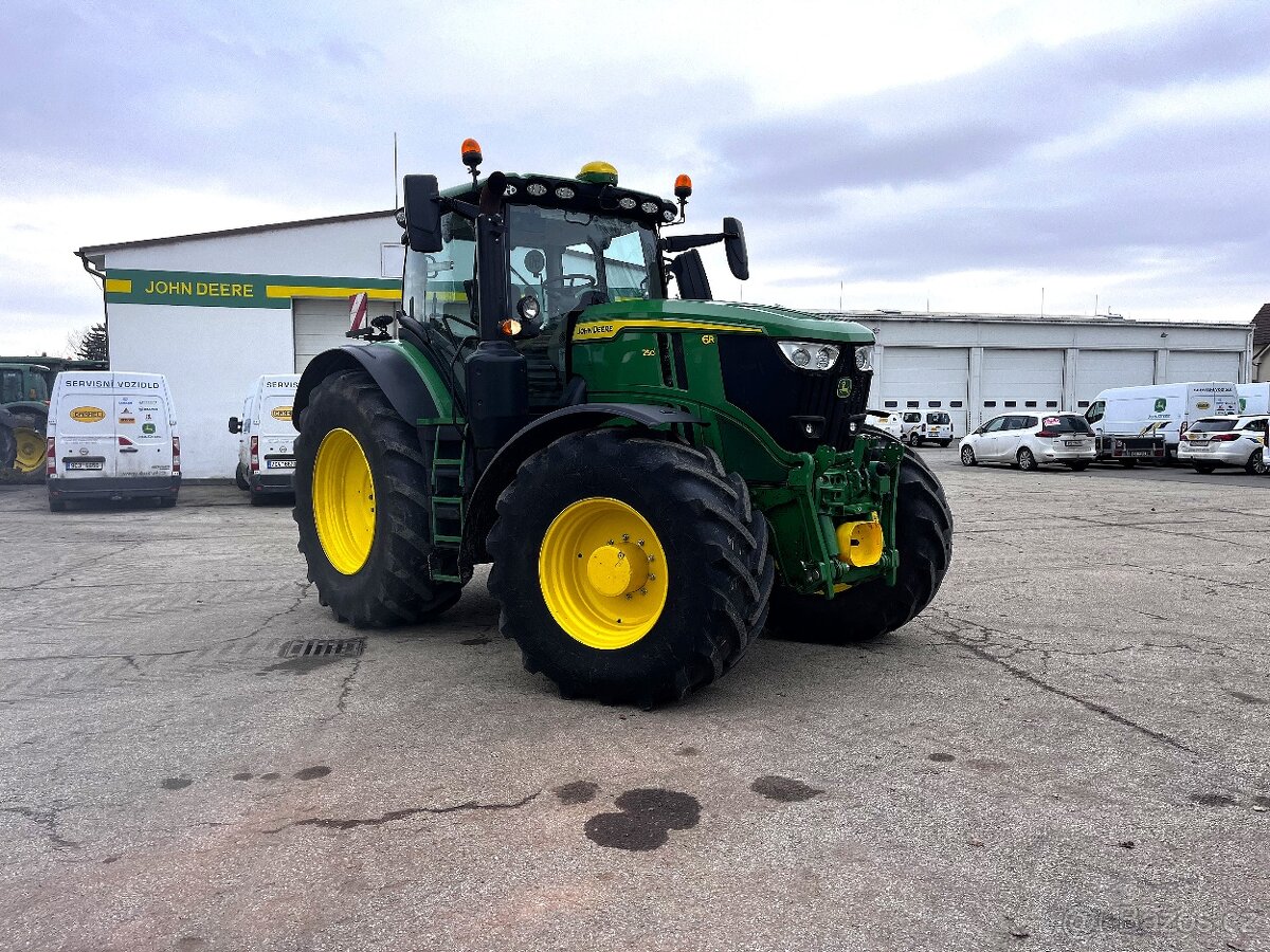 traktor John Deere 6R 250 - 4