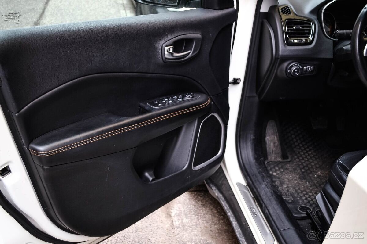 JEEP COMPASS 1.4 Benzín,125KW, 4x4 2019 - 4