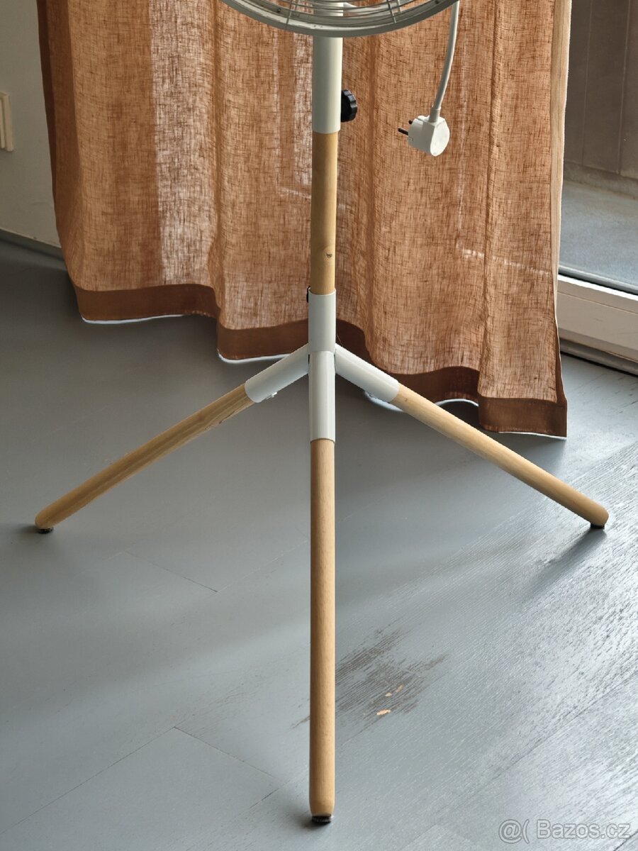 Stojanový ventilátor Sencor dřevo/kov - 4