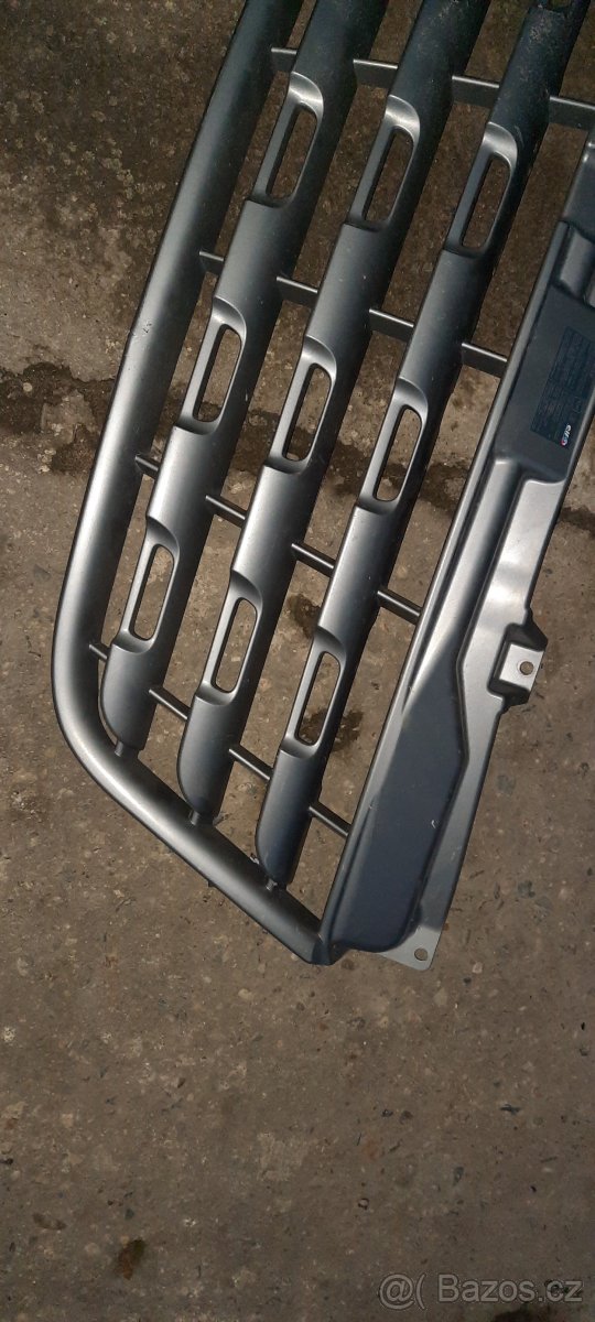 maska chladiče mřížka přední gril renault master III - 4