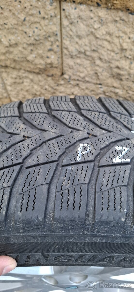 235/65r17 Nexen zimni - 4
