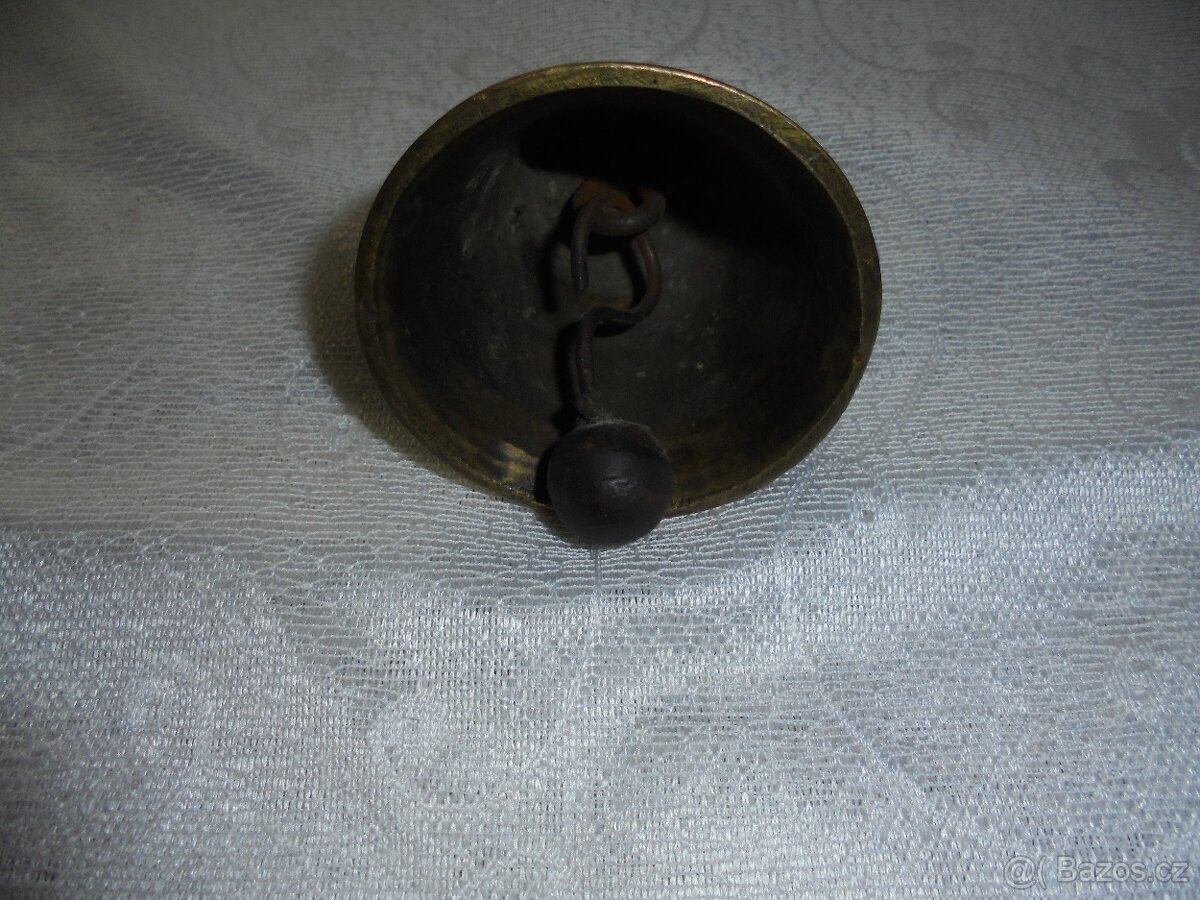 Prodám starý mosazný zvonek č,4 - 4