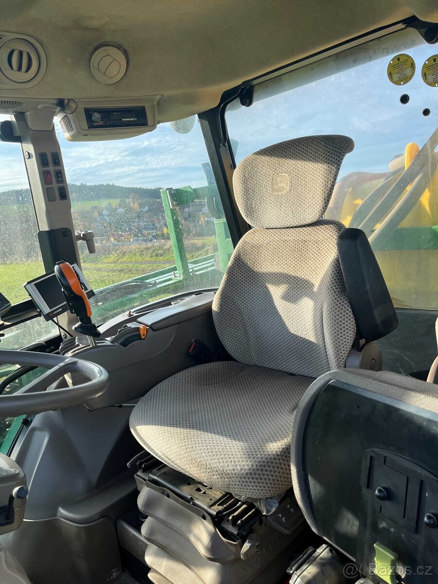 samochodný postřikovač JD R4040i - 4