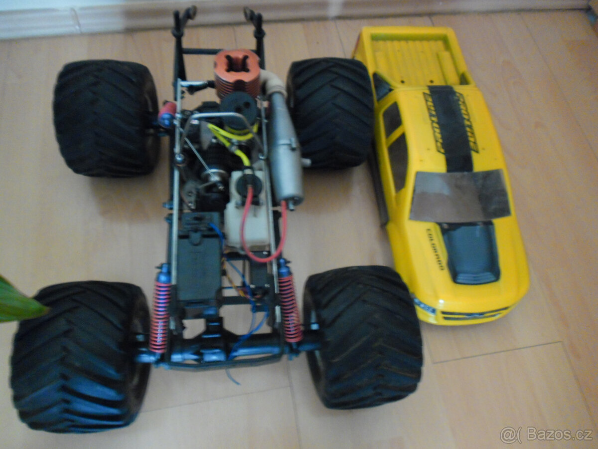 Kyosho Mad Force 1/8-spalovaci motor - 4