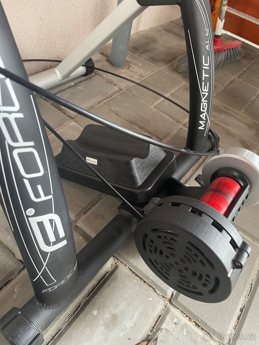 Cyklistický trenažér - 4