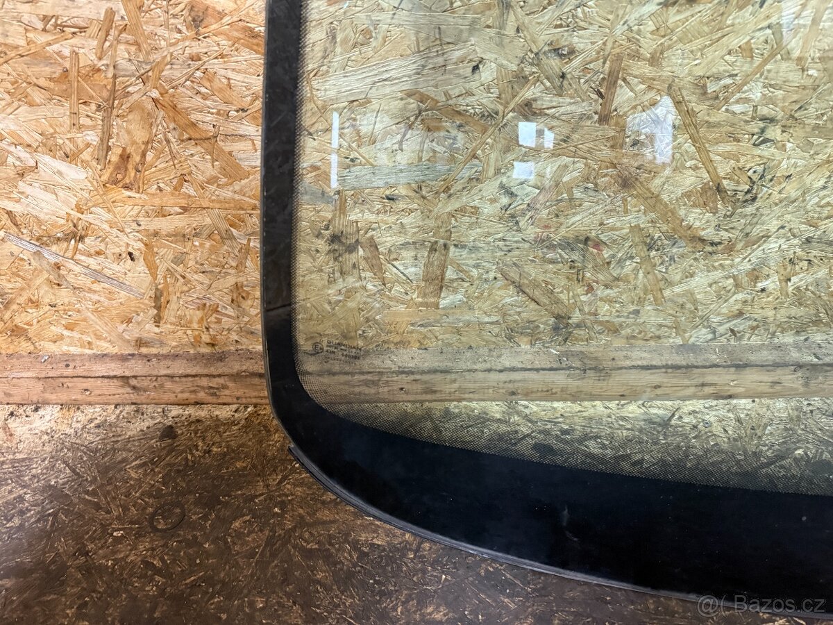 ČELNÍ OKNO VW PASSAT B7 - 4