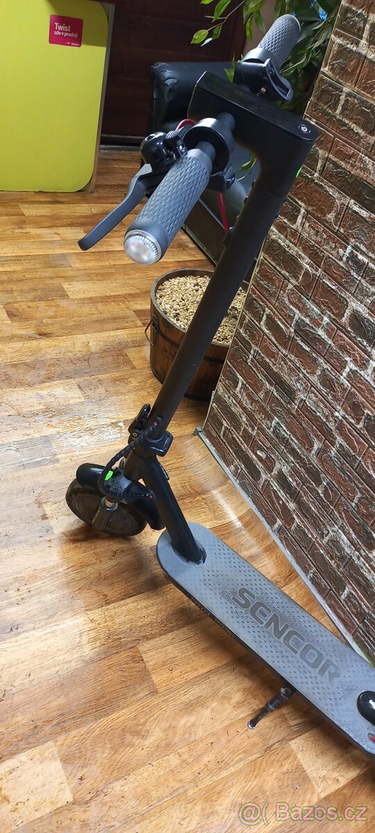 Elektrická koloběžka Sencor Scooter S30 - 4