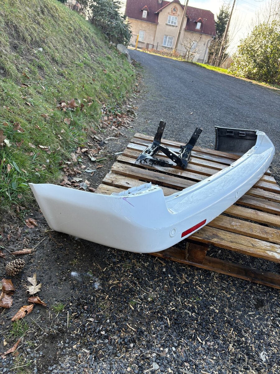 Zadní nárazník VW T5.1 - 4