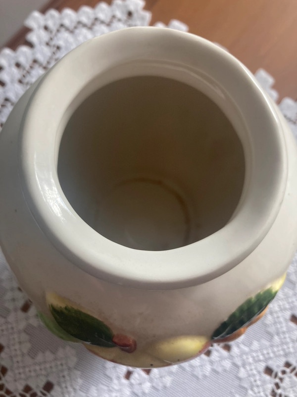 Retro bílá keramická váza s ovocem - 4