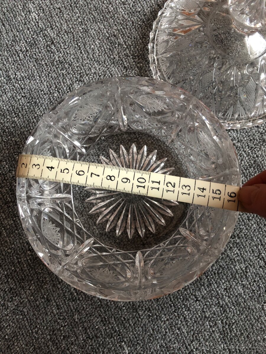 Broušená dóza s víčkem - 4