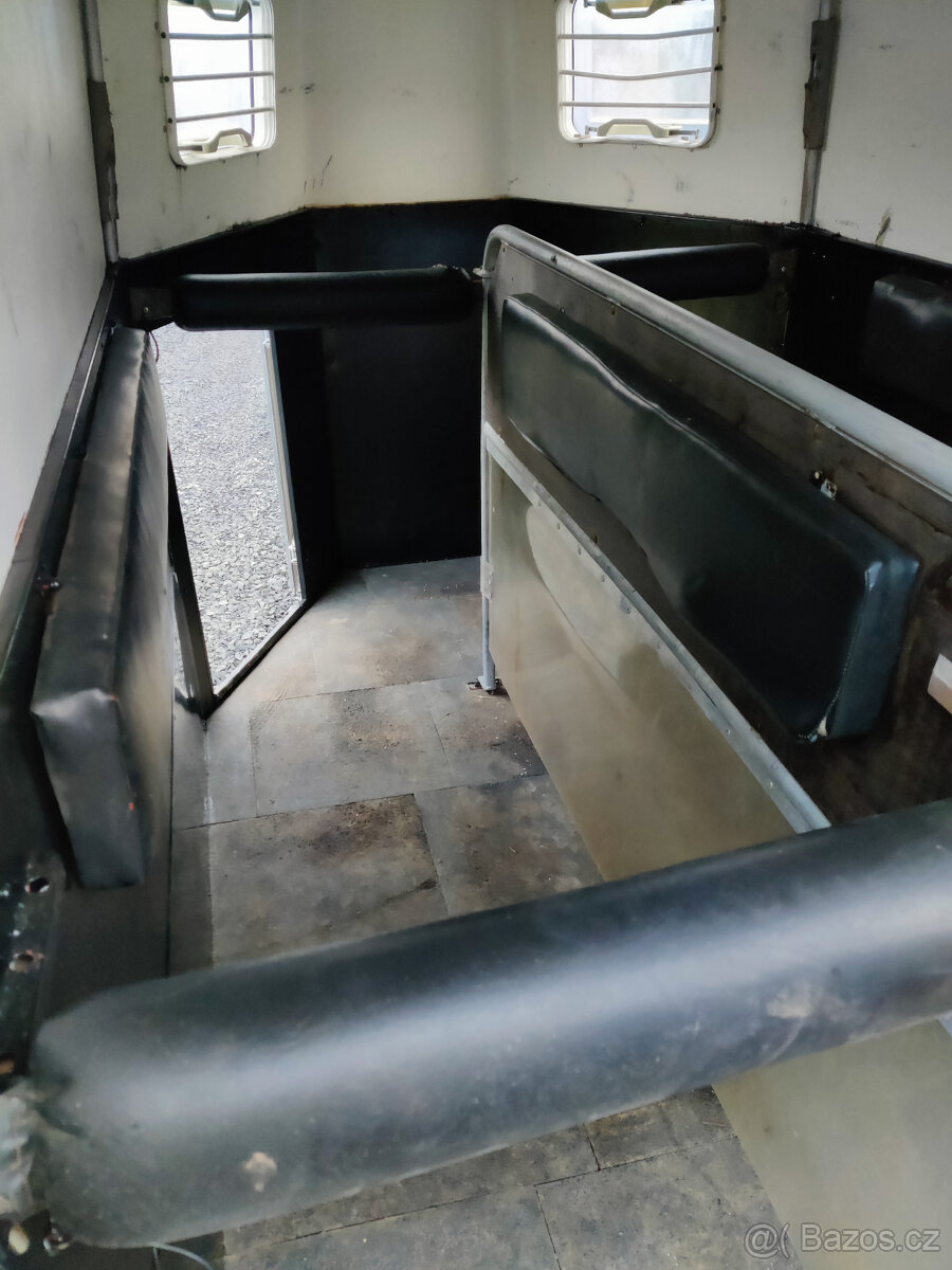 Přepravník na 2 koně NOVÁ Podlaha - 4