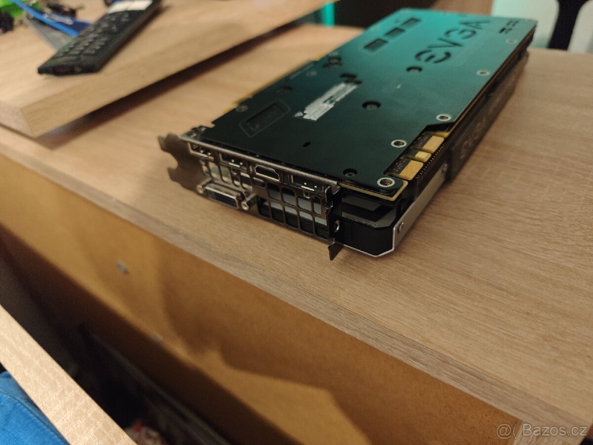 EVGA GeForce GTX 1070 - 4