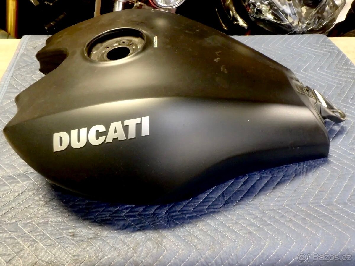 Ducati X Diavel 2016 Nádrž 18L - 4