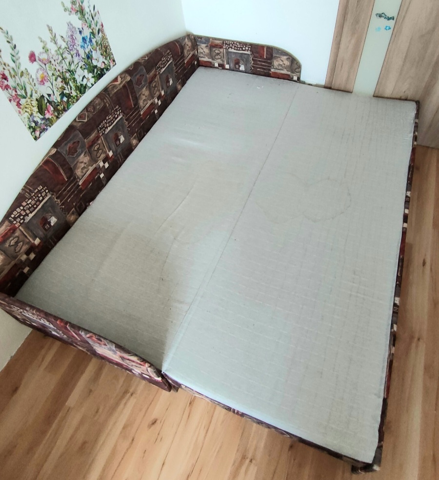 Rozkládací pohovka s úložným prostorem - 4