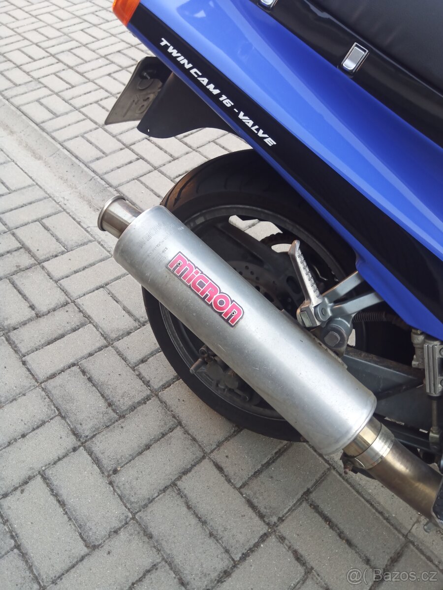 Kawasaki zzr 1100 - 4