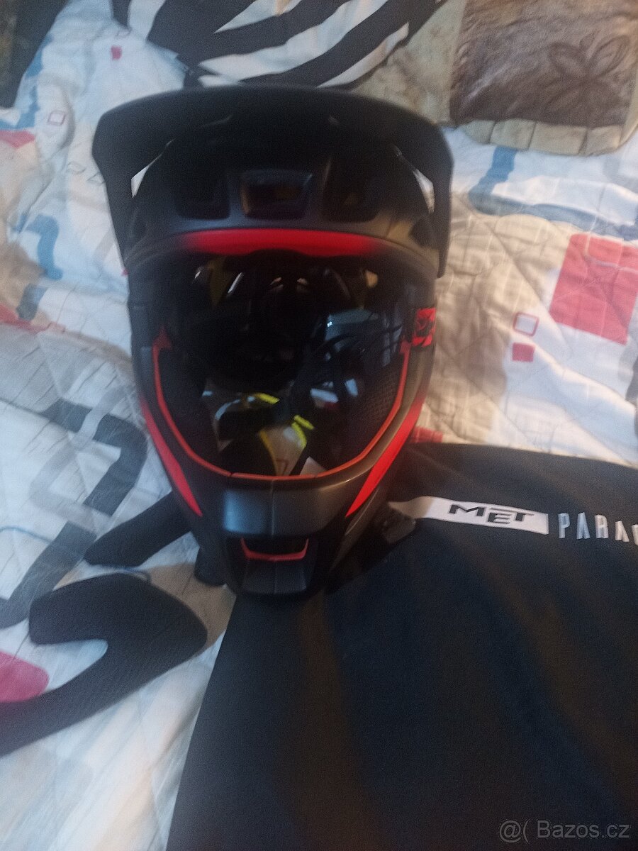 Helma MET,dres FOX - 4