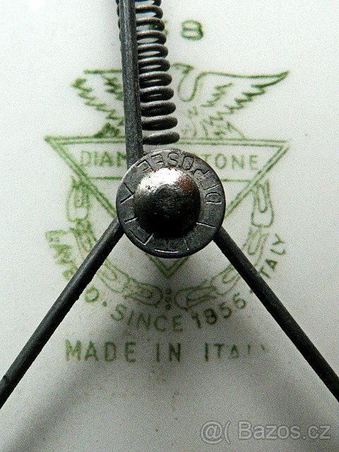 Konf.stolek, závěs.talíř, lampa, pánská bunda,ant.kabel, aj. - 4