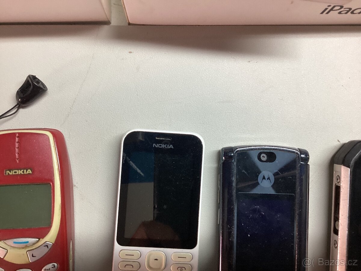 Stare telefonyNabizim několik znacek - 4