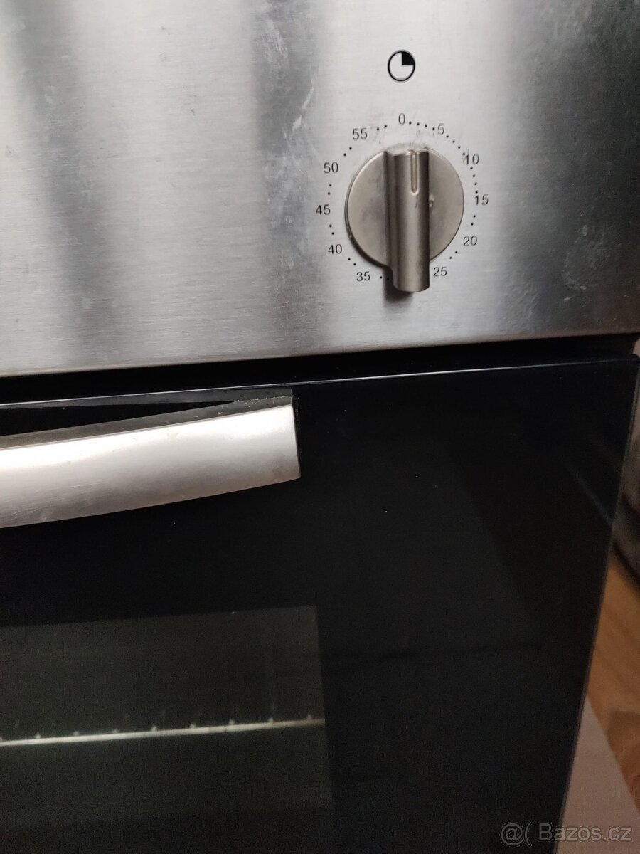 Digestoř, horkovzdušná trouba, plynová deska - 4