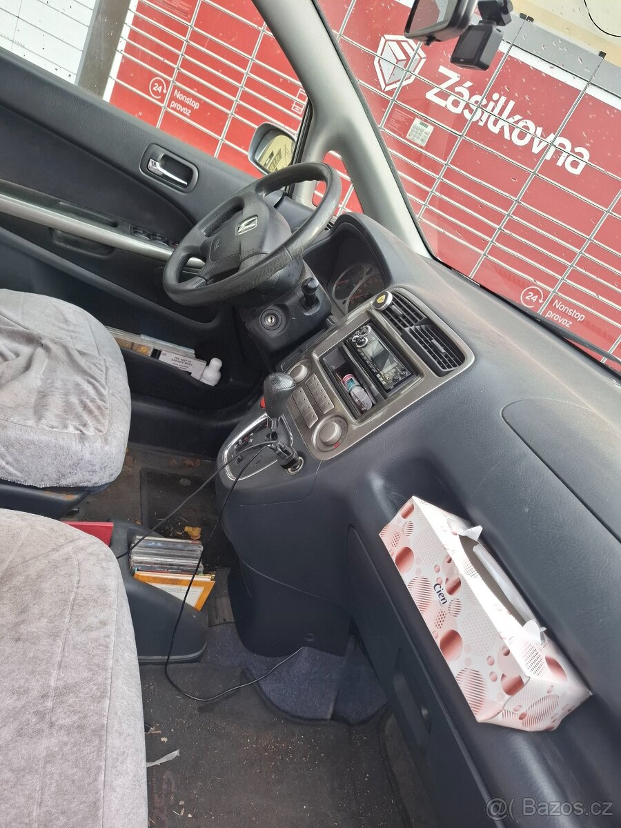 Honda Stream 2.0i vtec - 4