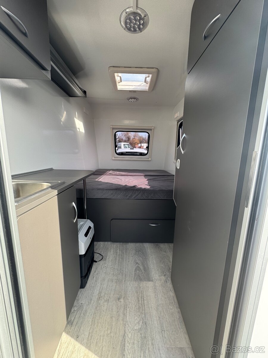 Obytný přívěs (2-3 osoby) do 750kg - 4