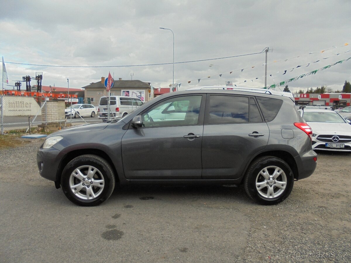 Toyota Rav4 2.2 D-4D- 4x4- DIGIKLIMA- KŮŽE - 4