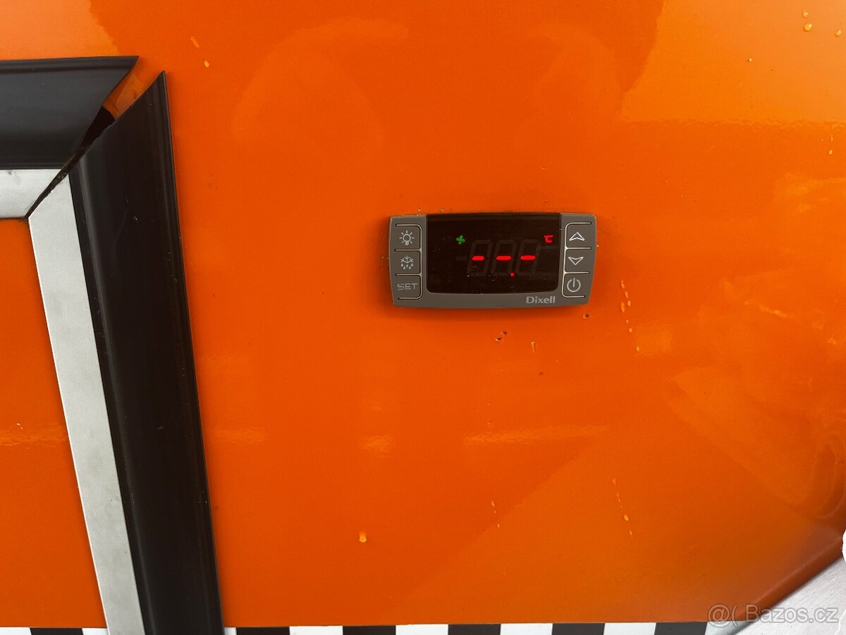 Pojízdná prodejna Americké hot-dogy - 4