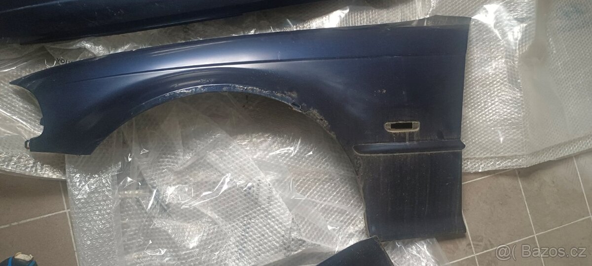 BMW E46 coupe díly BLATNÍKY, nárazník, dveře, lišty - 4