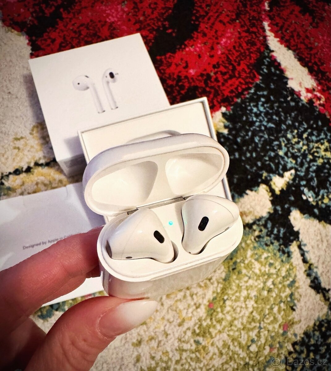 AirPods - 4