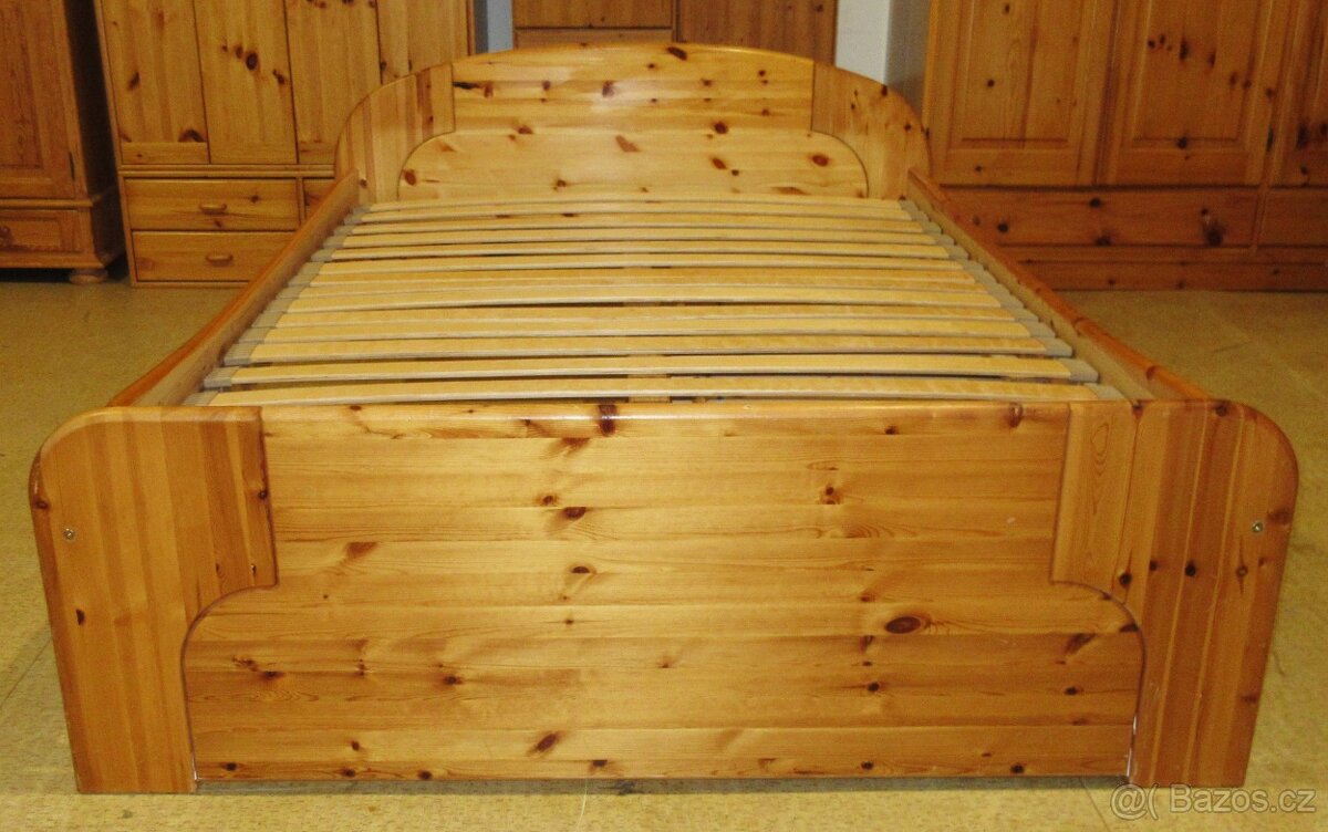 Postel + matrace + šuplíky z borovice - celomasiv - 4