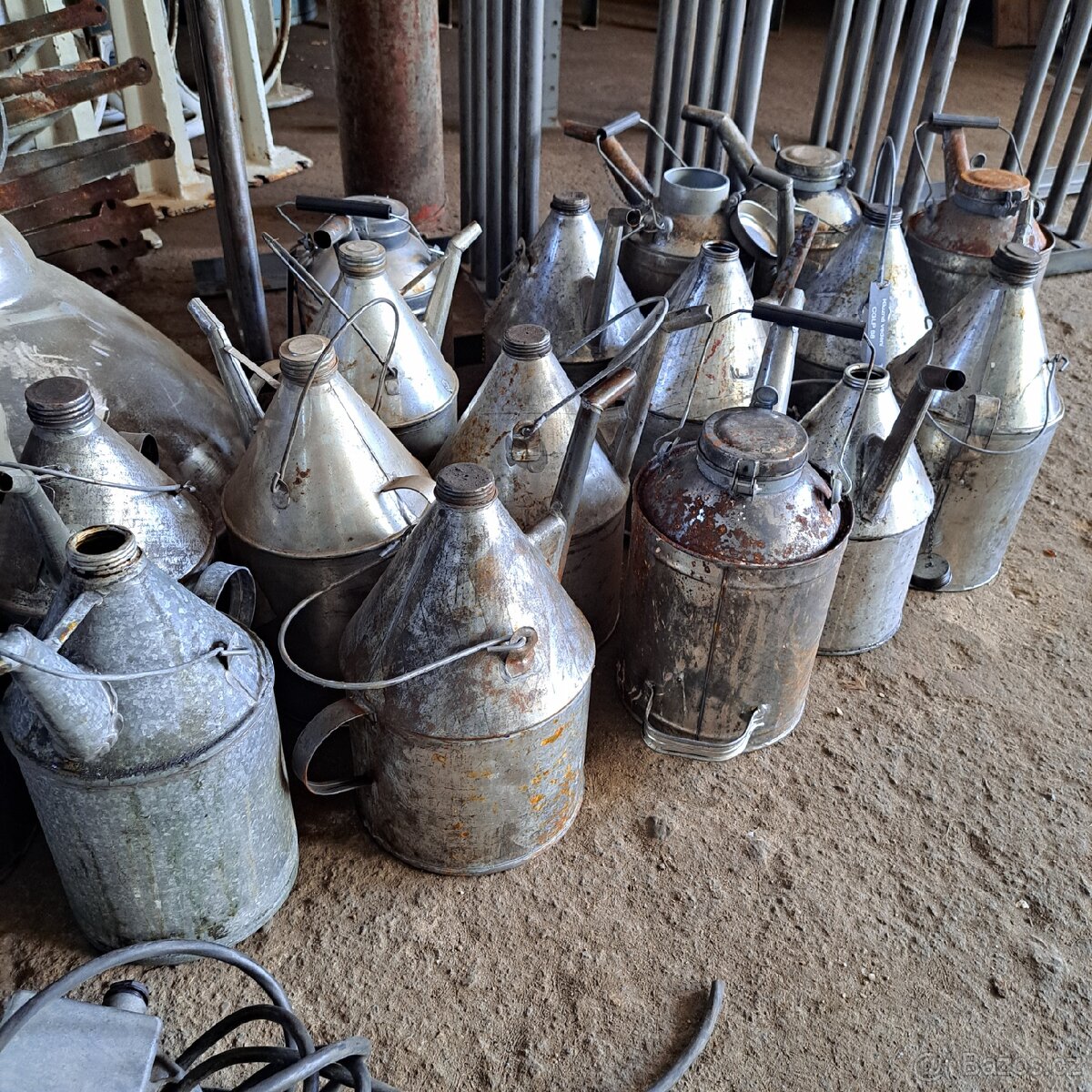 Industriální dekorace, doplňky, kanystry atd - 4