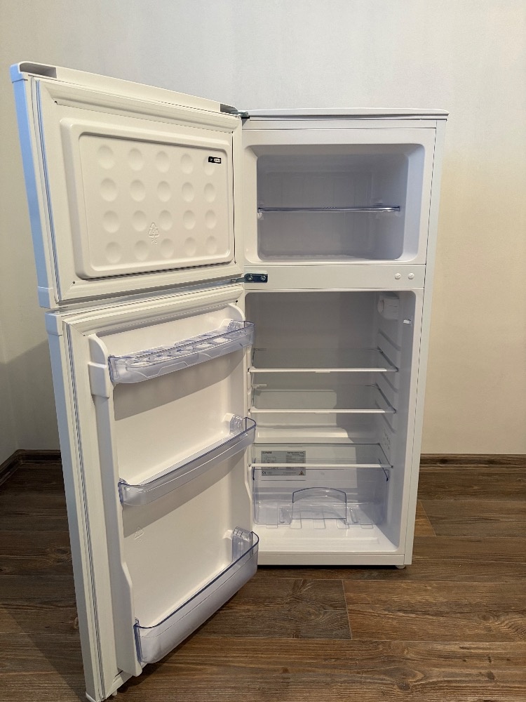 lednička s mrazákem - 4