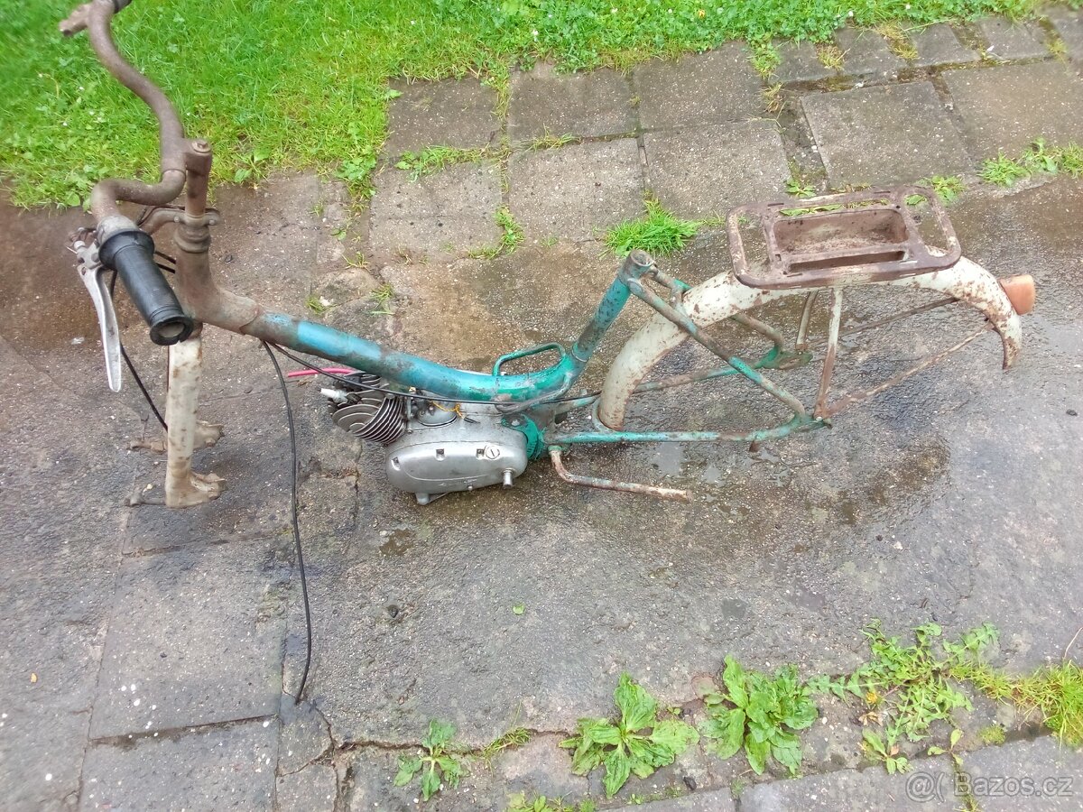 Moped Stadion, kyvacka,pérák aj. - 4