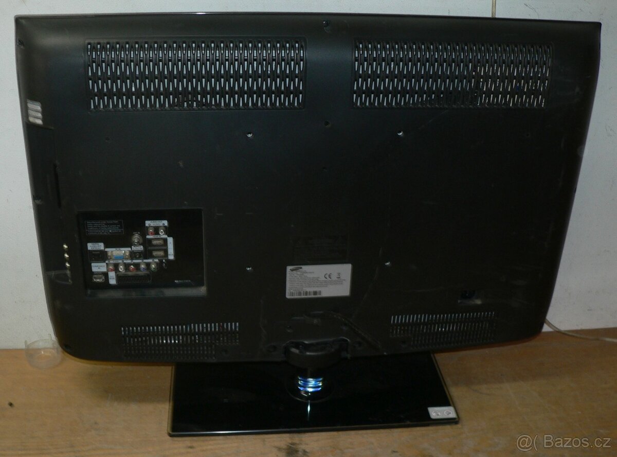 LCD televize 32 palců SAMSUNG, 80 cm nemá DVBT2 - 4