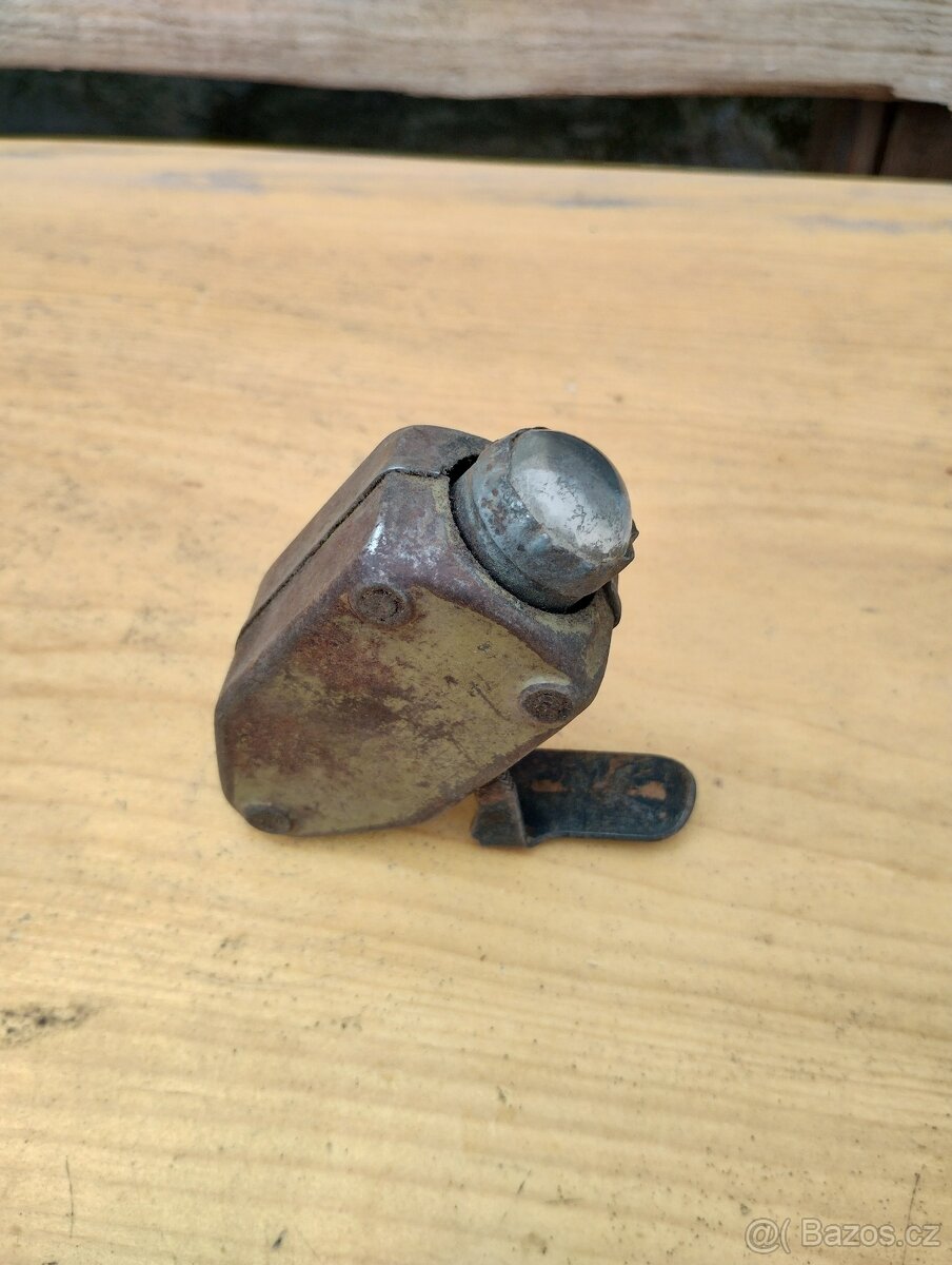 Stará ruční dynamo svítilna - 4