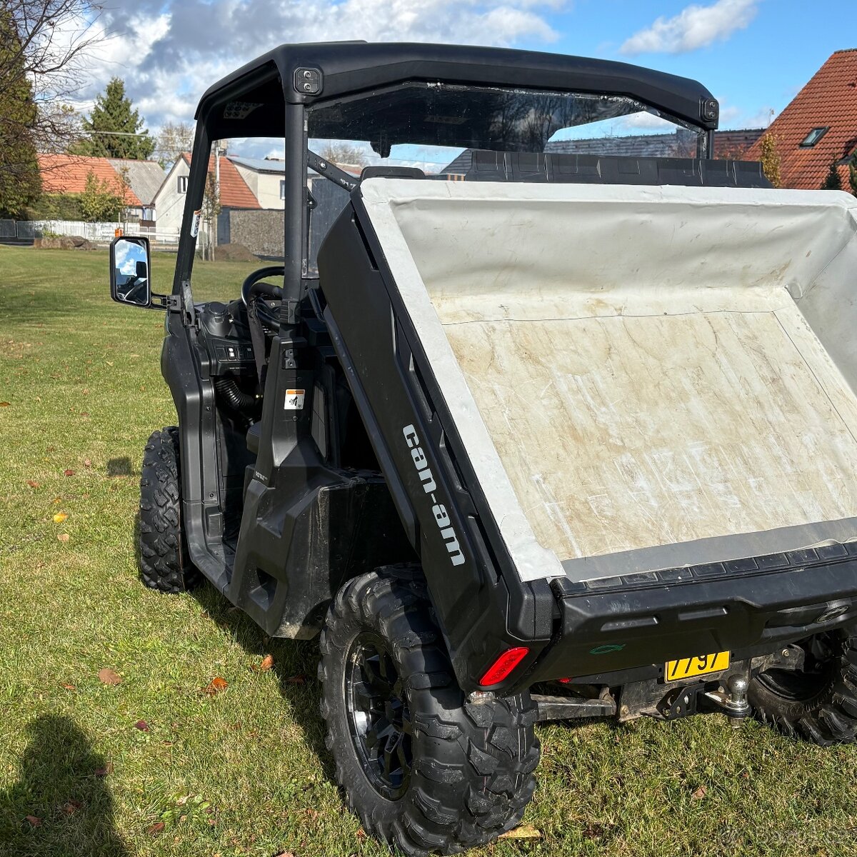 Can-Am Traxter HD7 DPS T1b, r. 2025, 1200 km, TOP stav,
