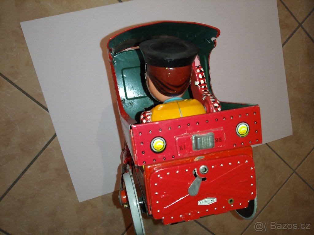 PLECHOVÁ MAŠINKA - 4