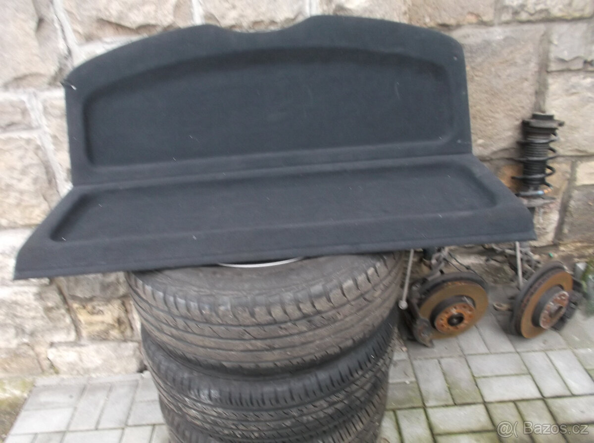 ŠKODA OCTAVIA 2 SVĚTLO-VÍKO-NÁRAZNÍKY A NÁHRADNÍ DÍLY - 4