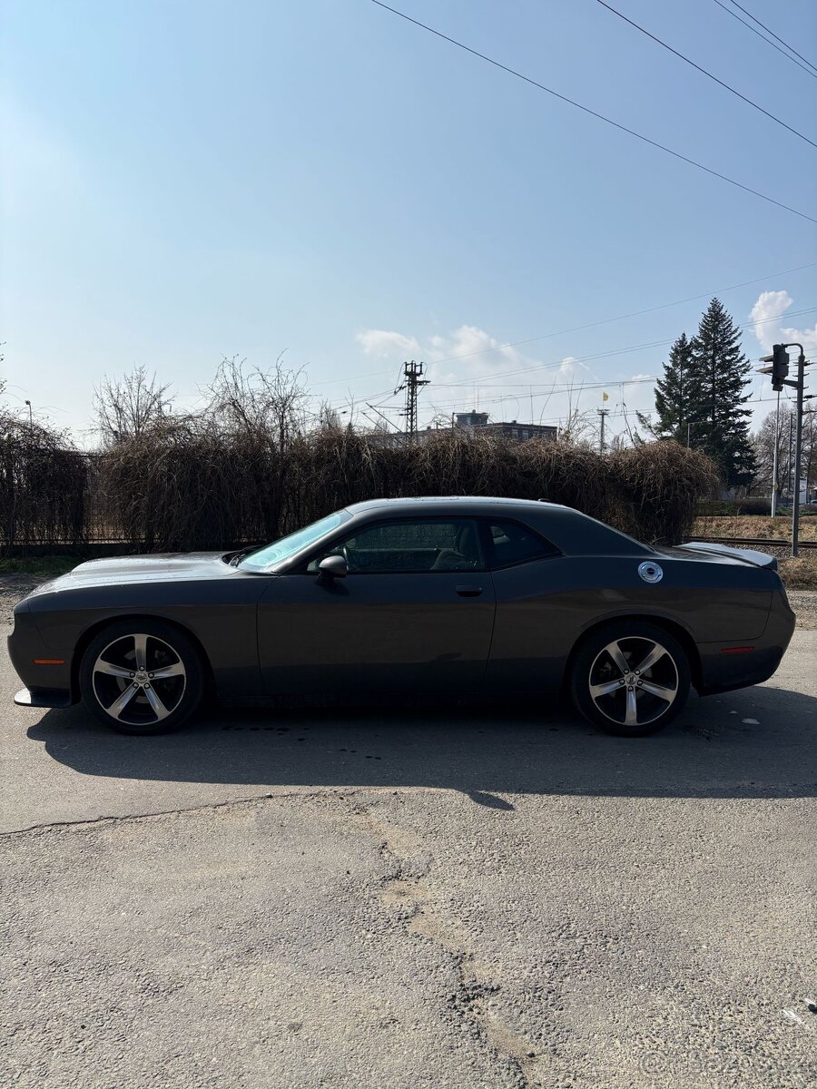 Dodge challenger 5.7 v8 R/T - 4