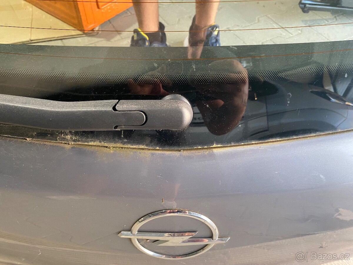 Víko kufru Opel Corsa D 1.2 2008 - 4