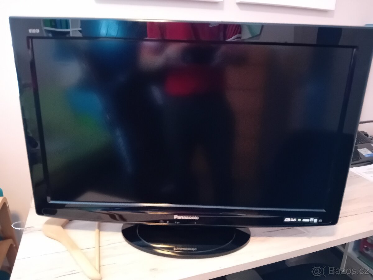 PANASONIC TX-L32C10E LCD TV - 82cm - 4