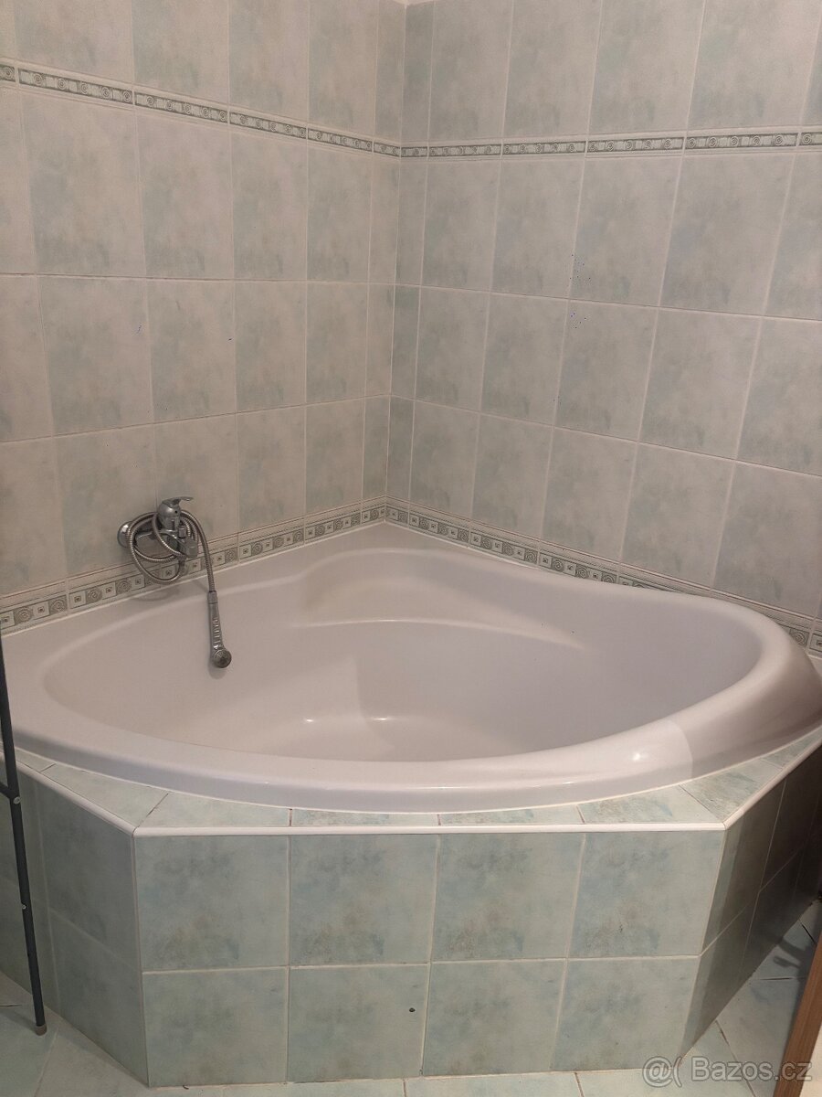 Koupelnová skříňka + zrcadlo - 4