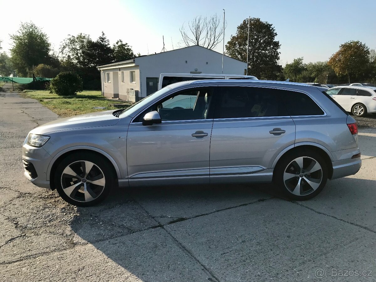 AUDI Q7 S-Line - 4